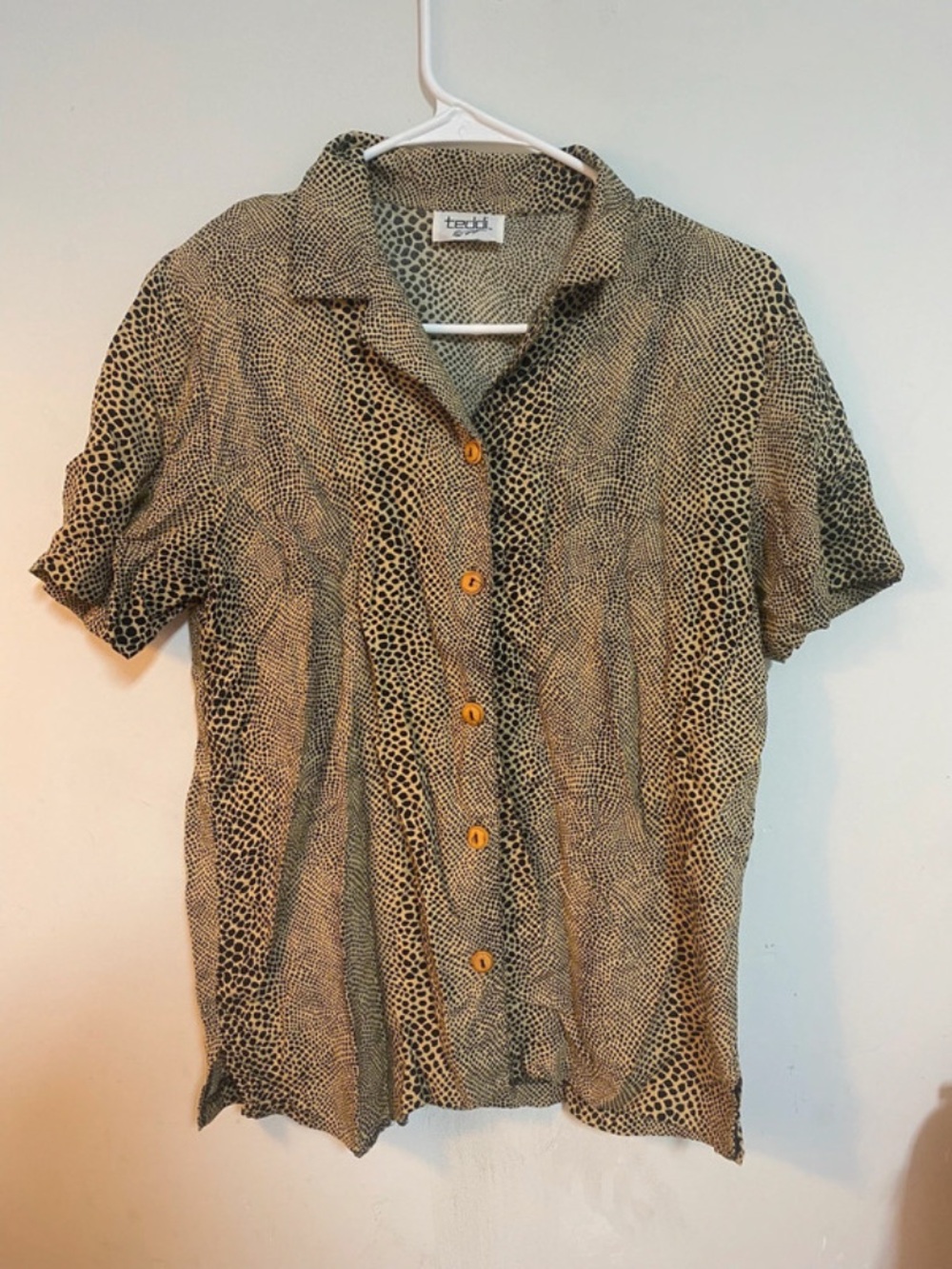 Vintage Teddi Short Sleeve Button-Down Shirt in Leopard Print